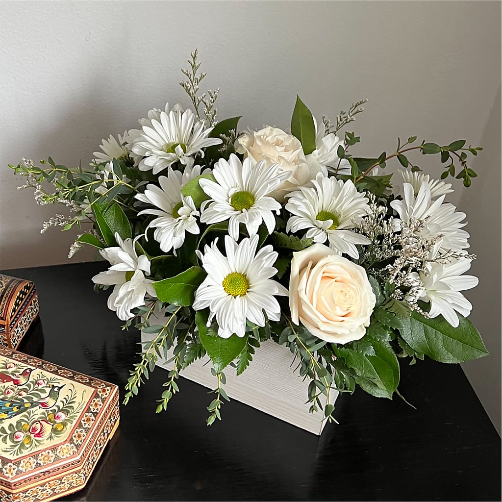 Fresh Linen Box Bouquet – LULU & J FLOWERS, Orange CA