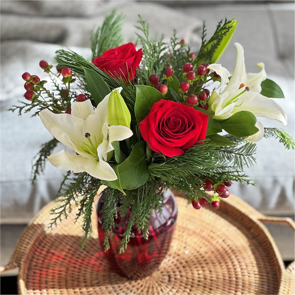 Evergreen Delight Bouquet – LULU & J FLOWERS, Orange CA