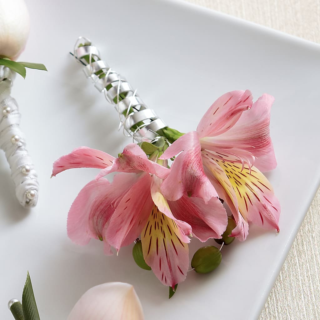 Pink Peruvian Lily Boutonniere – LULU & J FLOWERS, Orange CA