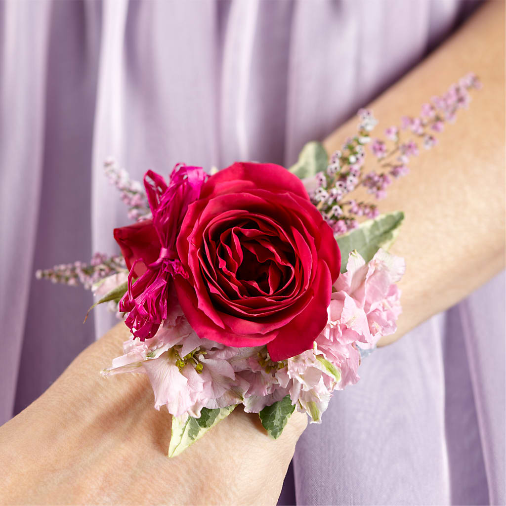 Rose Charm Corsage – LULU & J FLOWERS, Orange CA
