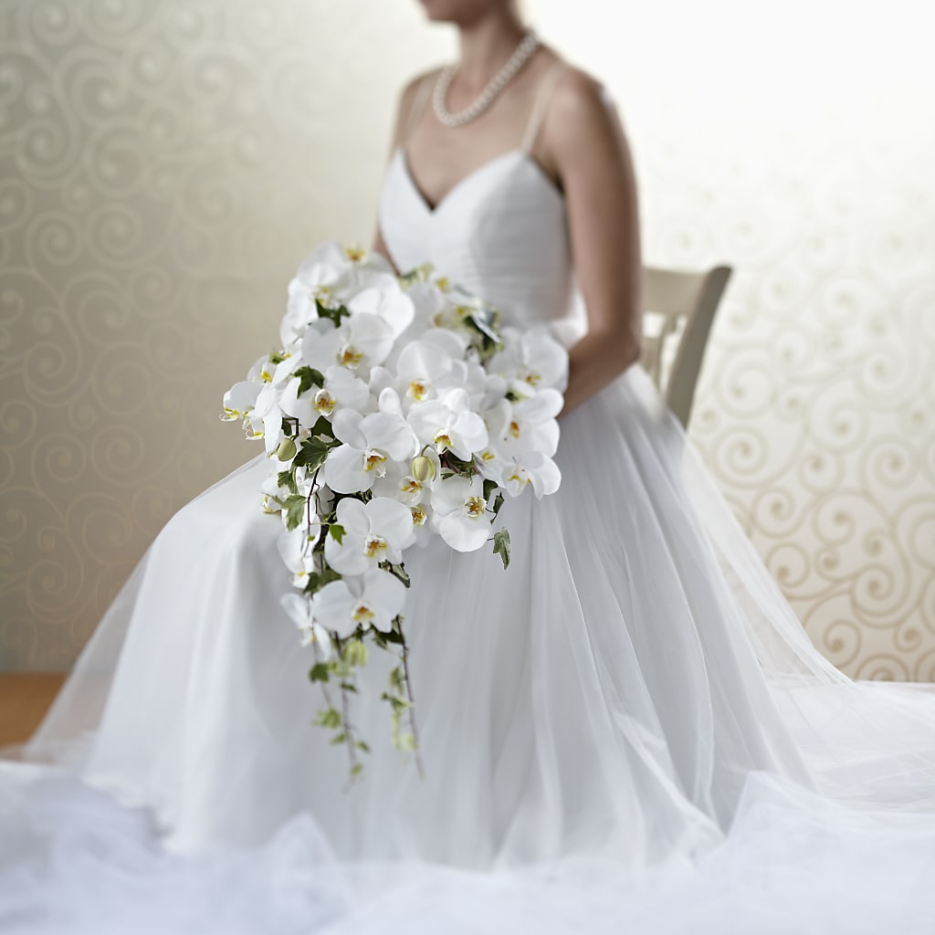 Classic White Bouquet – LULU & J FLOWERS, Orange CA
