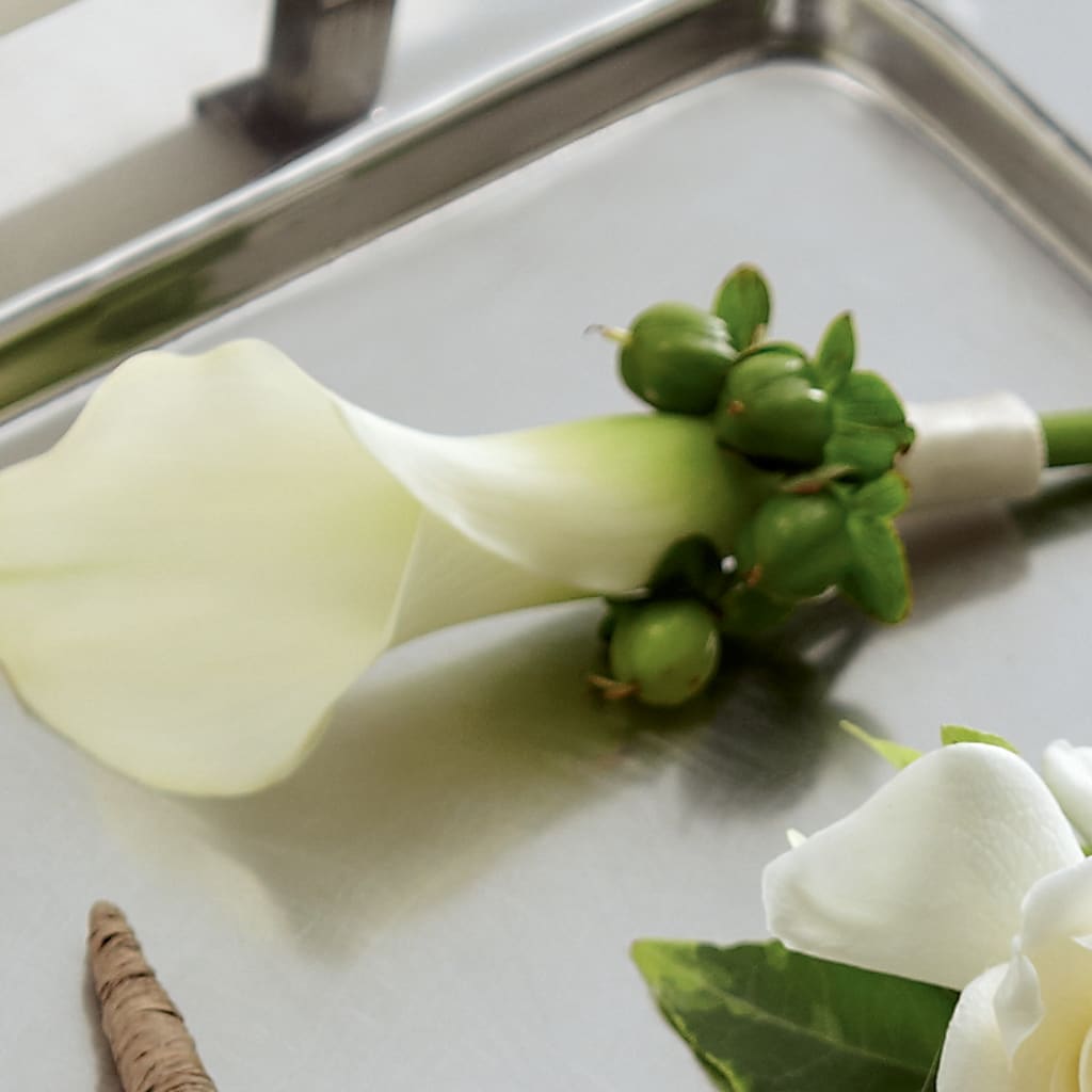White Calla Boutonniere – LULU & J FLOWERS, Orange CA