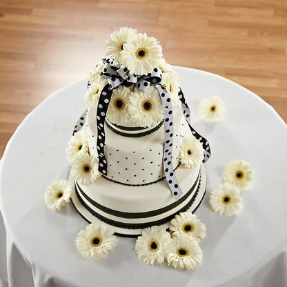Simple Sophistication Cake Décor – LULU & J FLOWERS, Orange CA
